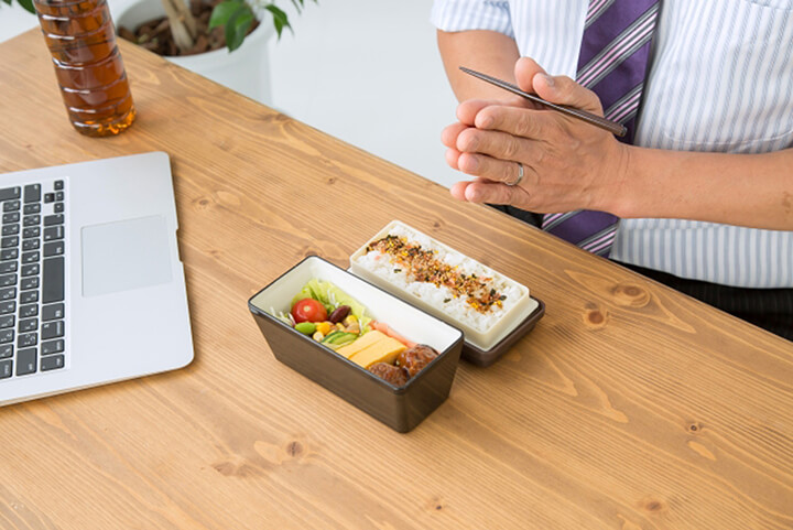 外食をひかえ、カロリー控えめのランチを選択